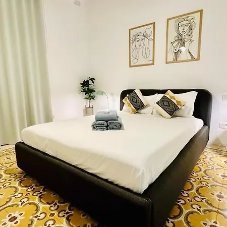 Apartment Close To The *
